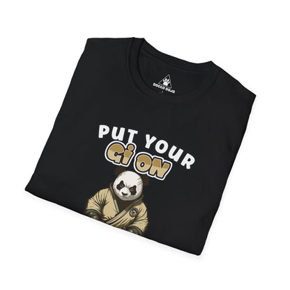 PANDA CUDDLE TIME Unisex Softstyle T-Shirt