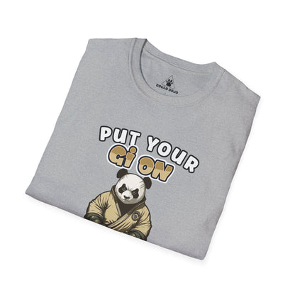 PANDA CUDDLE TIME Unisex Softstyle T-Shirt